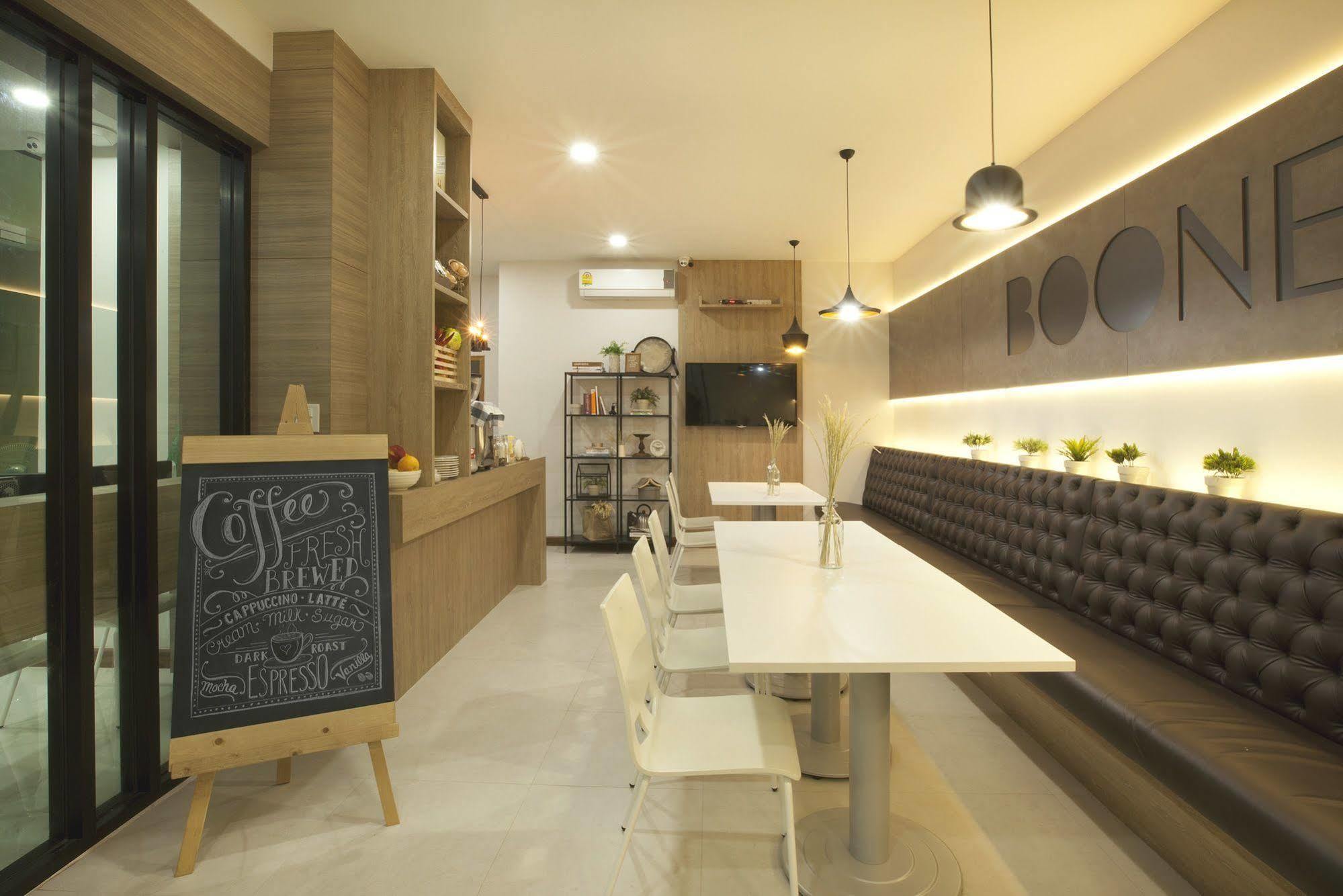 Boone Place Bangkok Bagian luar foto