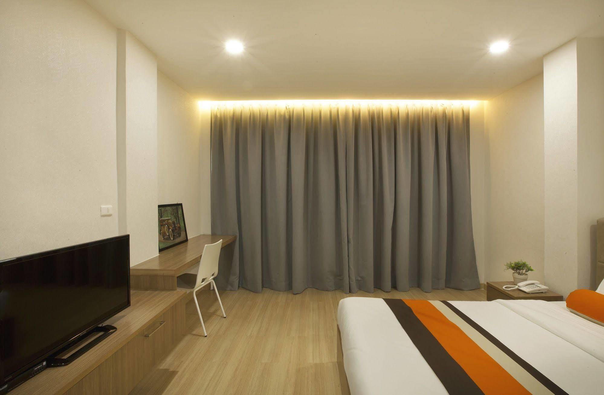 Boone Place Bangkok Bagian luar foto