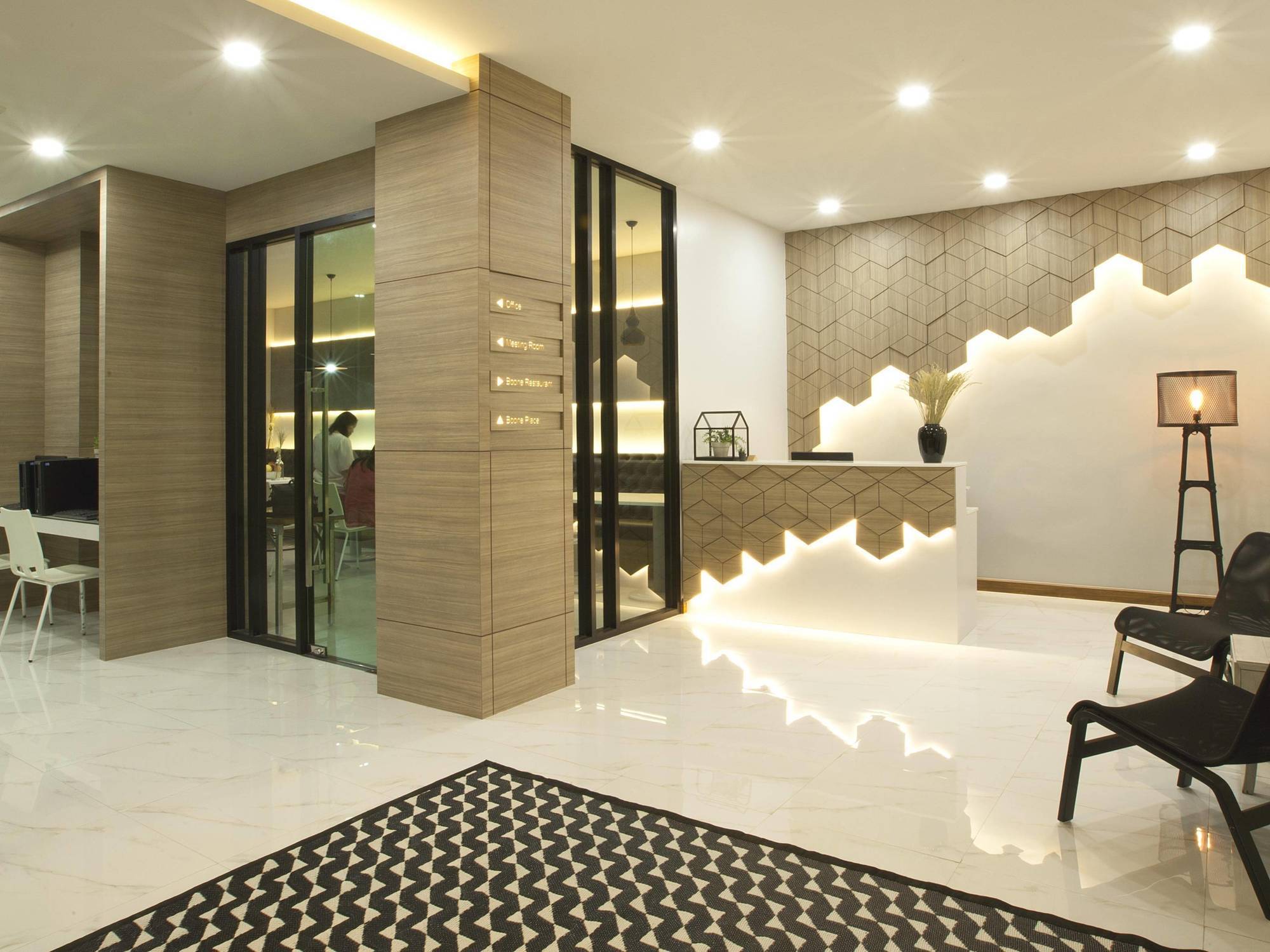 Boone Place Bangkok Bagian luar foto