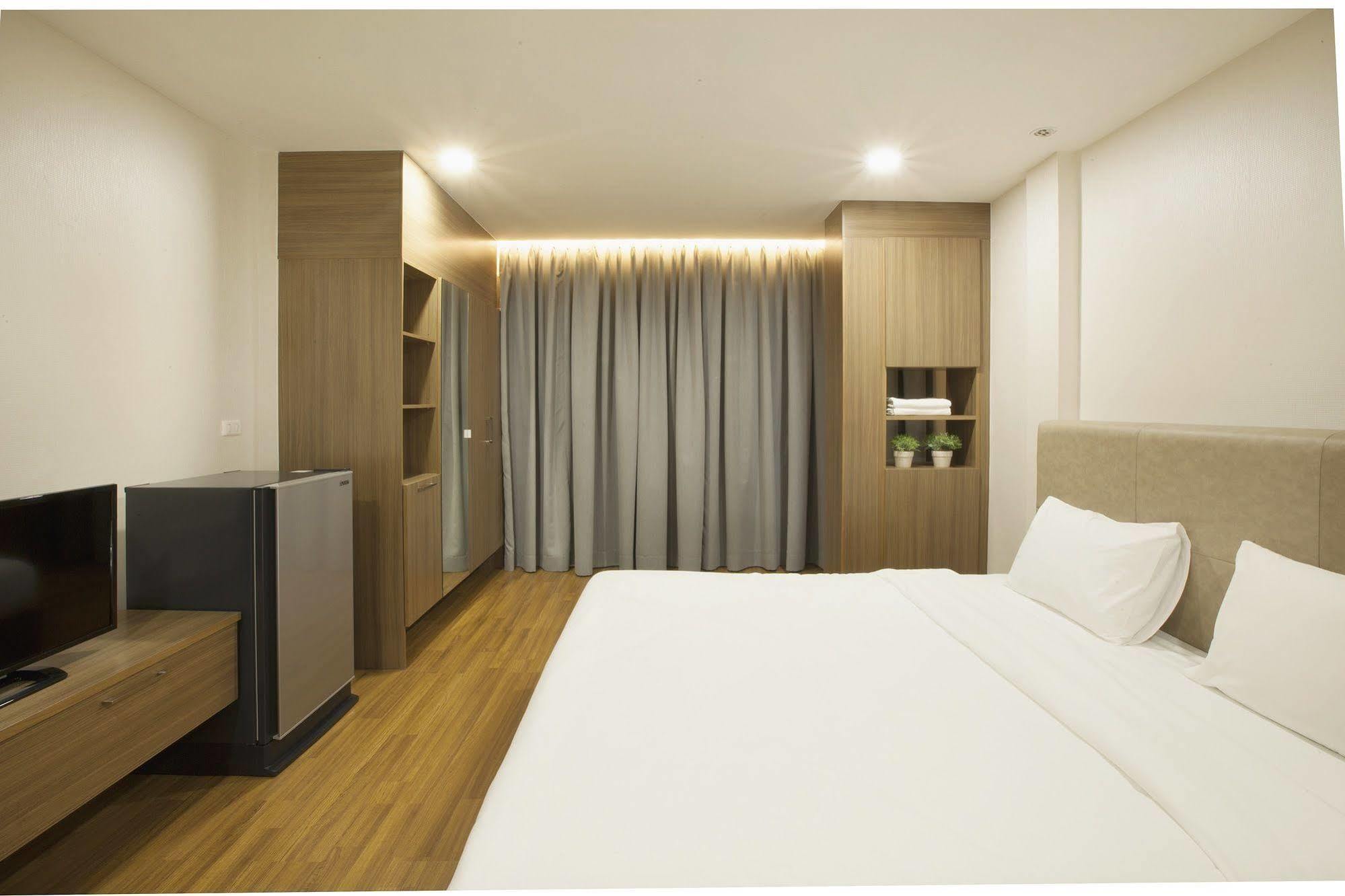Boone Place Bangkok Bagian luar foto