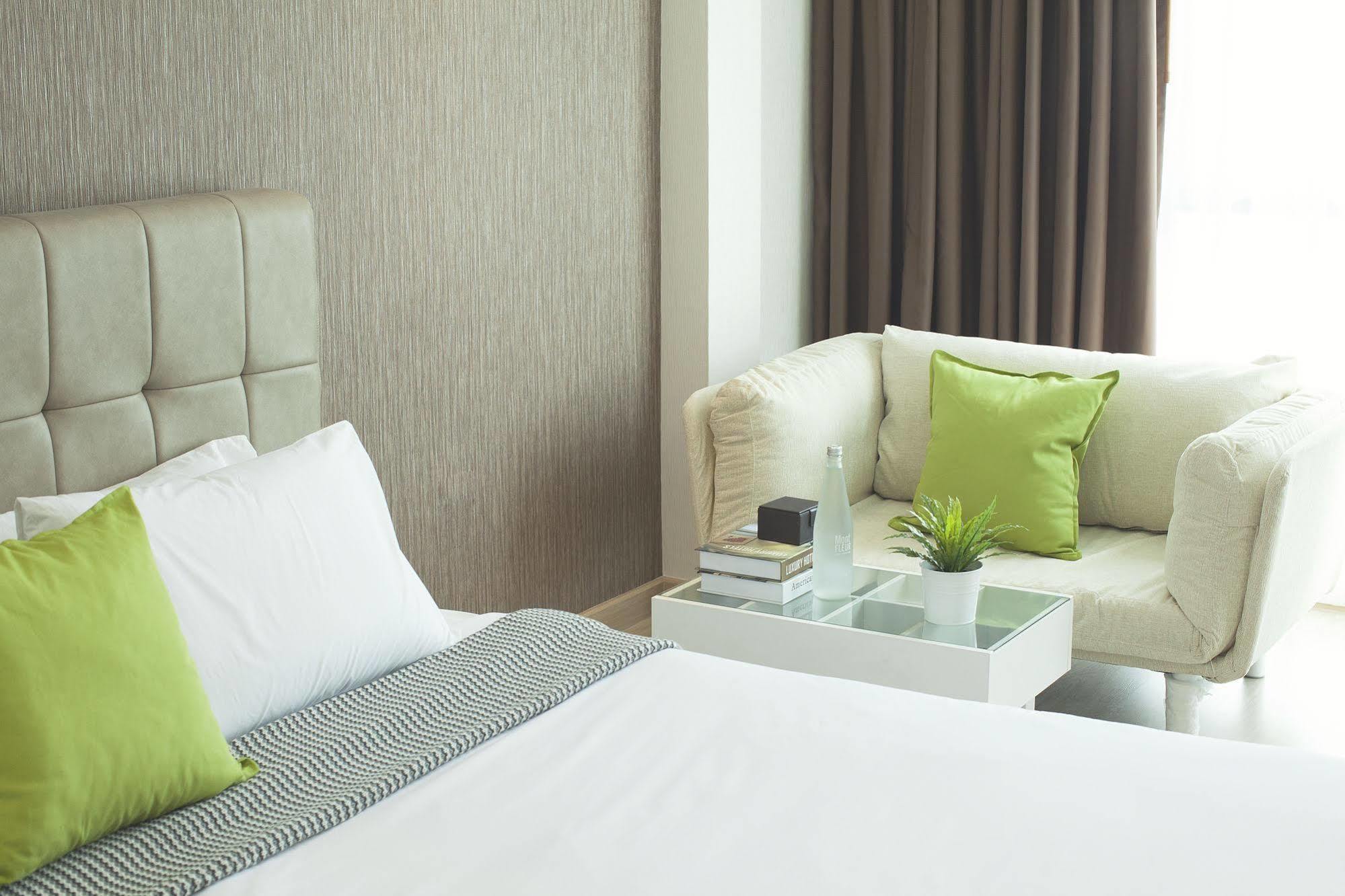 Boone Place Bangkok Bagian luar foto