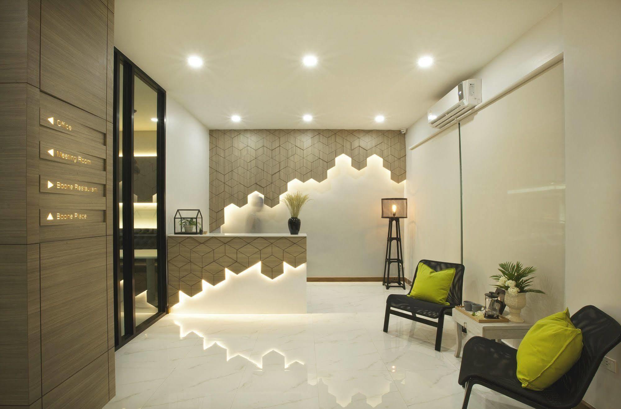 Boone Place Bangkok Bagian luar foto