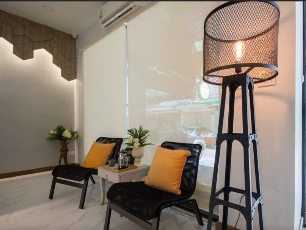 Boone Place Bangkok Bagian luar foto